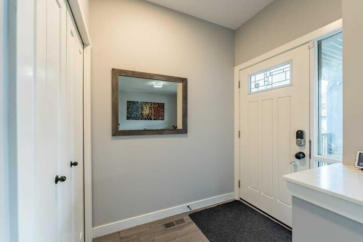 Property Photo:  110 Hillcrest Close SW  AB T4B 4H6 