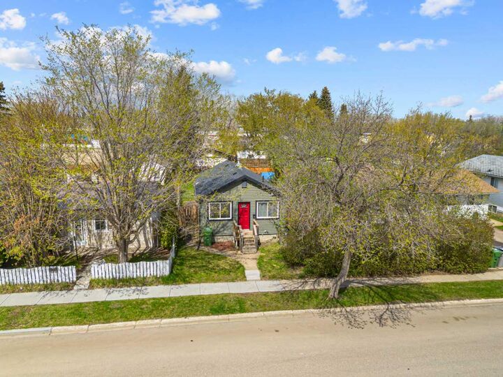 Property Photo:  4724 49 Street  SK S9V 0L8 