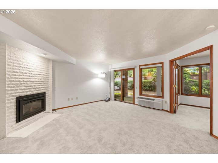 Property Photo: 14811 NE Sacramento St 92 OR 97230