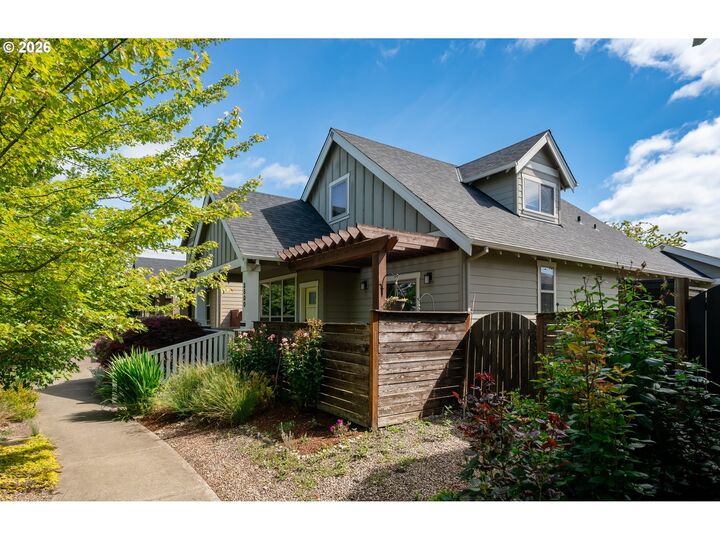 Property Photo:  3500 NE Hembree St  OR 97128 