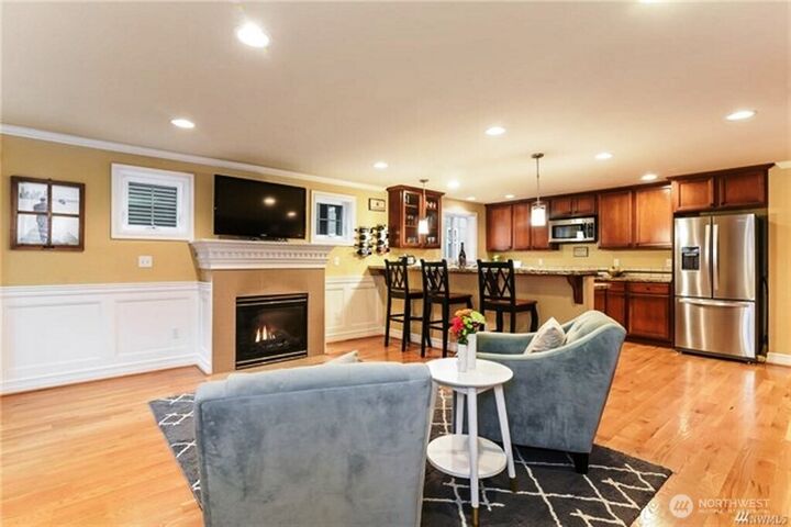 Property Photo:  725 N 95th Street C  WA 98103 