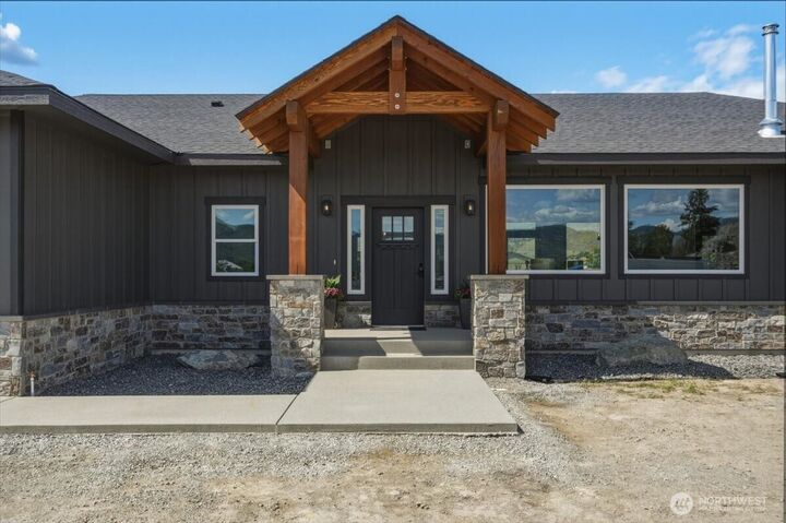Property Photo:  110  Slide View Lane  WA 98831 