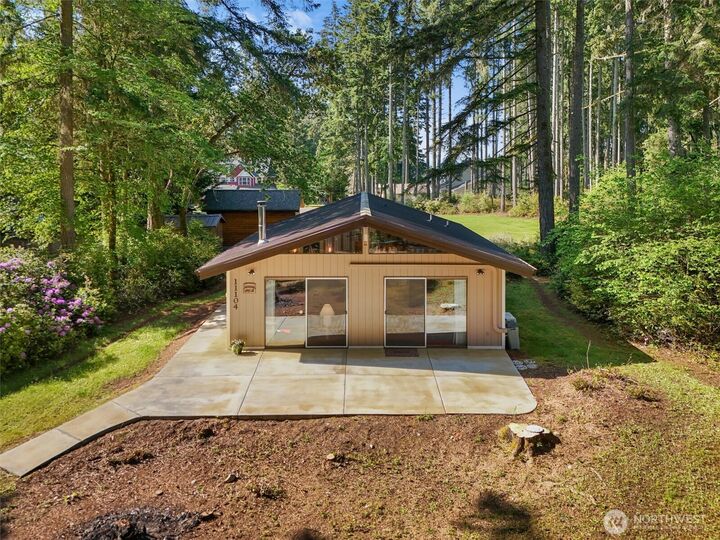 Property Photo:  11104  Leschi Circle  WA 98303 