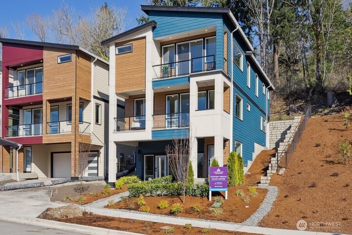 Property Photo:  4004  Aberdeen Way NE  WA 98056 