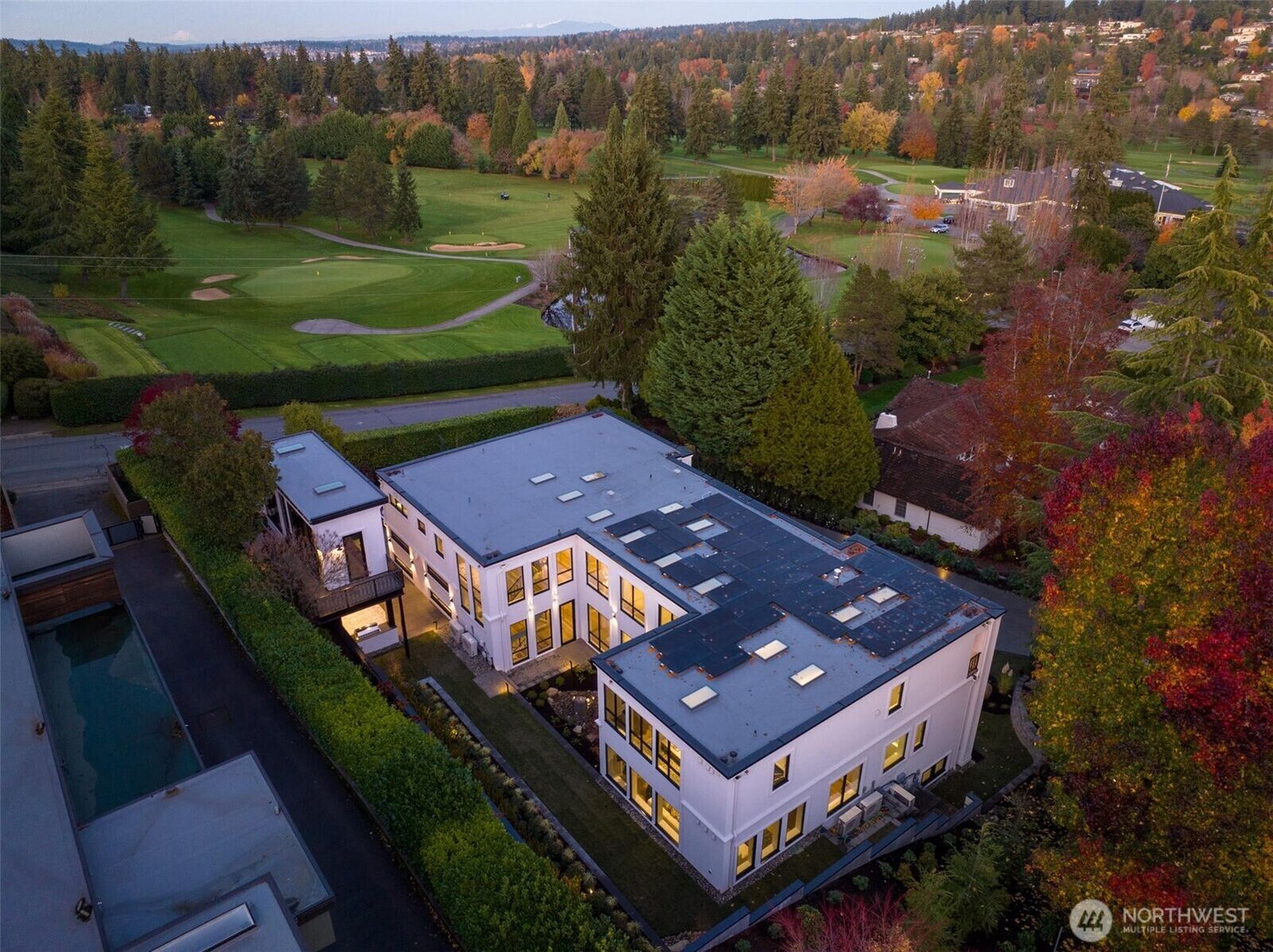 Property Photo:  1525  79th Place NE  WA 98039 