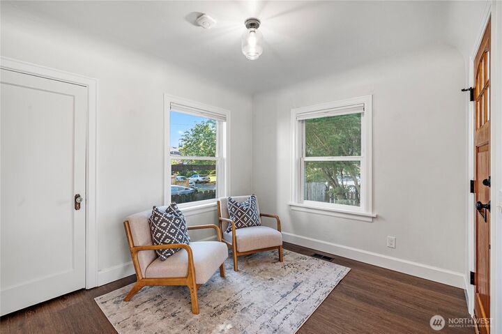 Property Photo:  5500  21st Avenue S  WA 98108 
