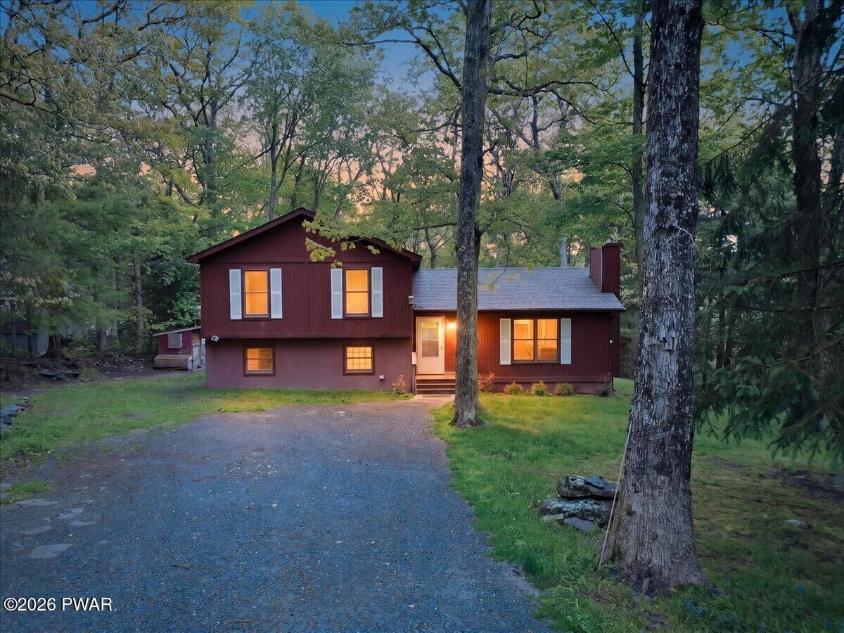 Property Photo:  124 Pine Tree Road  PA 18458 