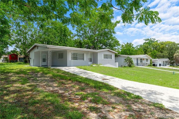 Property Photo:  16 S Desoto Street  FL 34465 