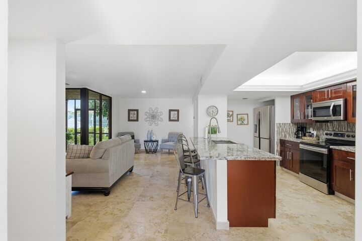 Property Photo:  825 Egret Circle 104  FL 33444 