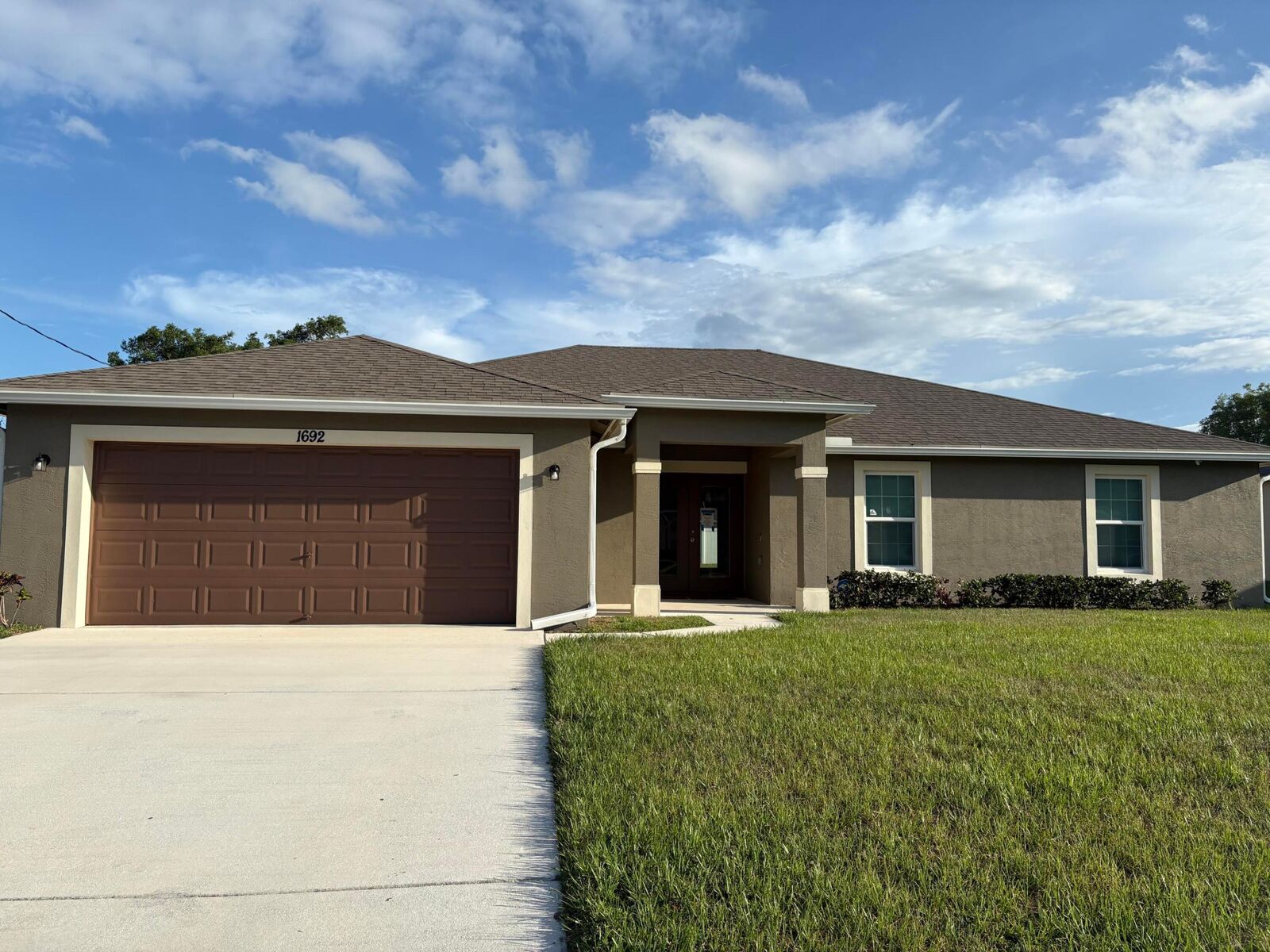 Property Photo:  1692 SW Alvaton Avenue  FL 34953 