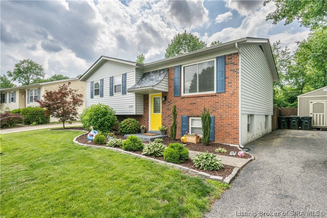 Property Photo: 1519 Northaven Drive IN 47130