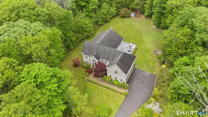 Property Photo:  43 Chestnut Grove  CT 06437 