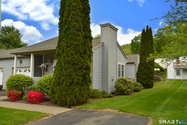 Property Photo:  61 Hawthorne Drive 61  CT 06037 