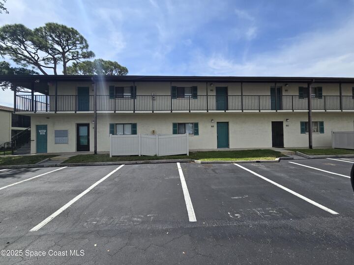 Property Photo: 505 Landings Way FL 32952