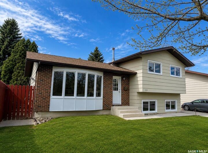 Property Photo: 1510 McKercher Drive SK S7H 5J9