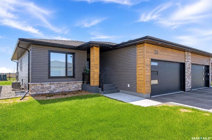 Property Photo: 515 Delainey Road 20 SK S7V 1V5