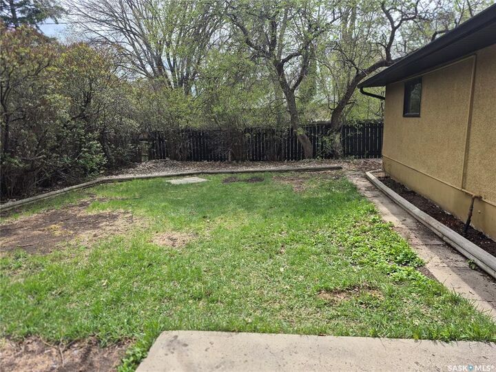 Property Photo: 4515 Sherwood Drive SK S4R 3B3