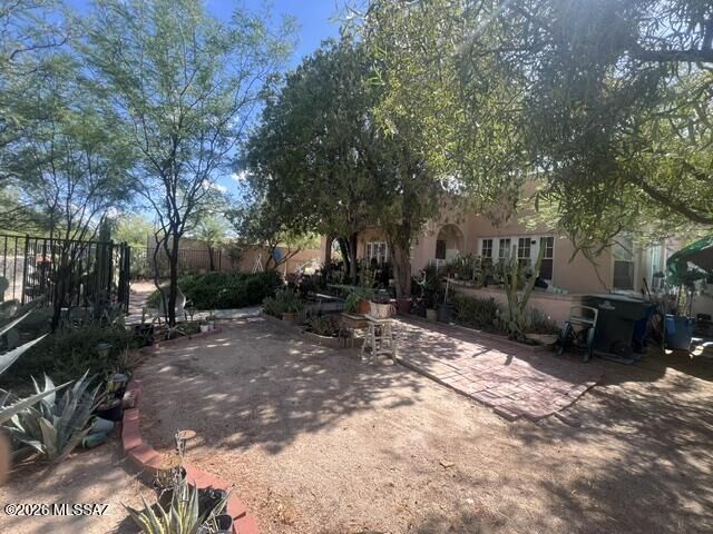 Property Photo: 1137 N 7th Avenue AZ 85705