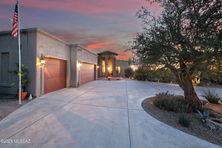 Property Photo:  5251 W Desert Falcon Lane  AZ 85742 