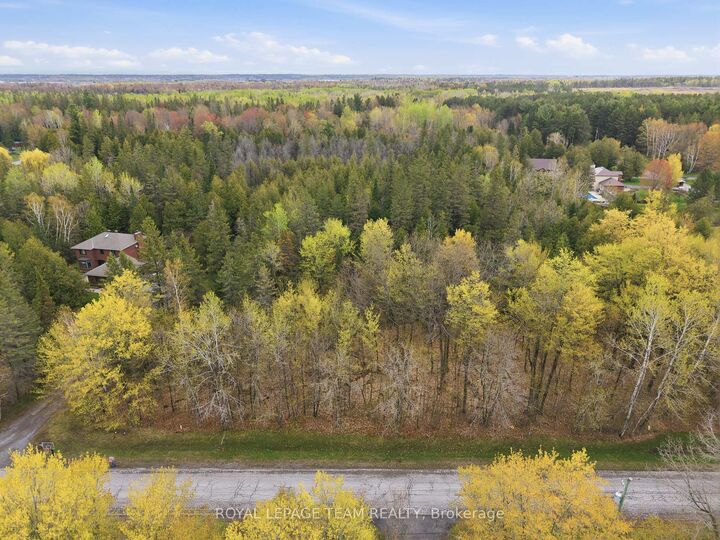 Property Photo:  105 Pleasant Creek Drive  ON K0A 1L0 