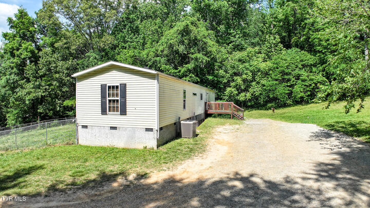 Property Photo: 553 Hartman Lane TN 37743