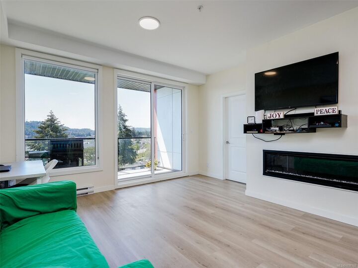 Property Photo:  815 Orono Ave 504  BC V9B 2T9 