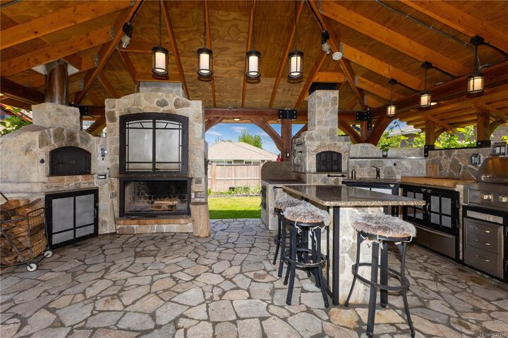 Property Photo: 220 Michigan Pl BC V9H 0C7