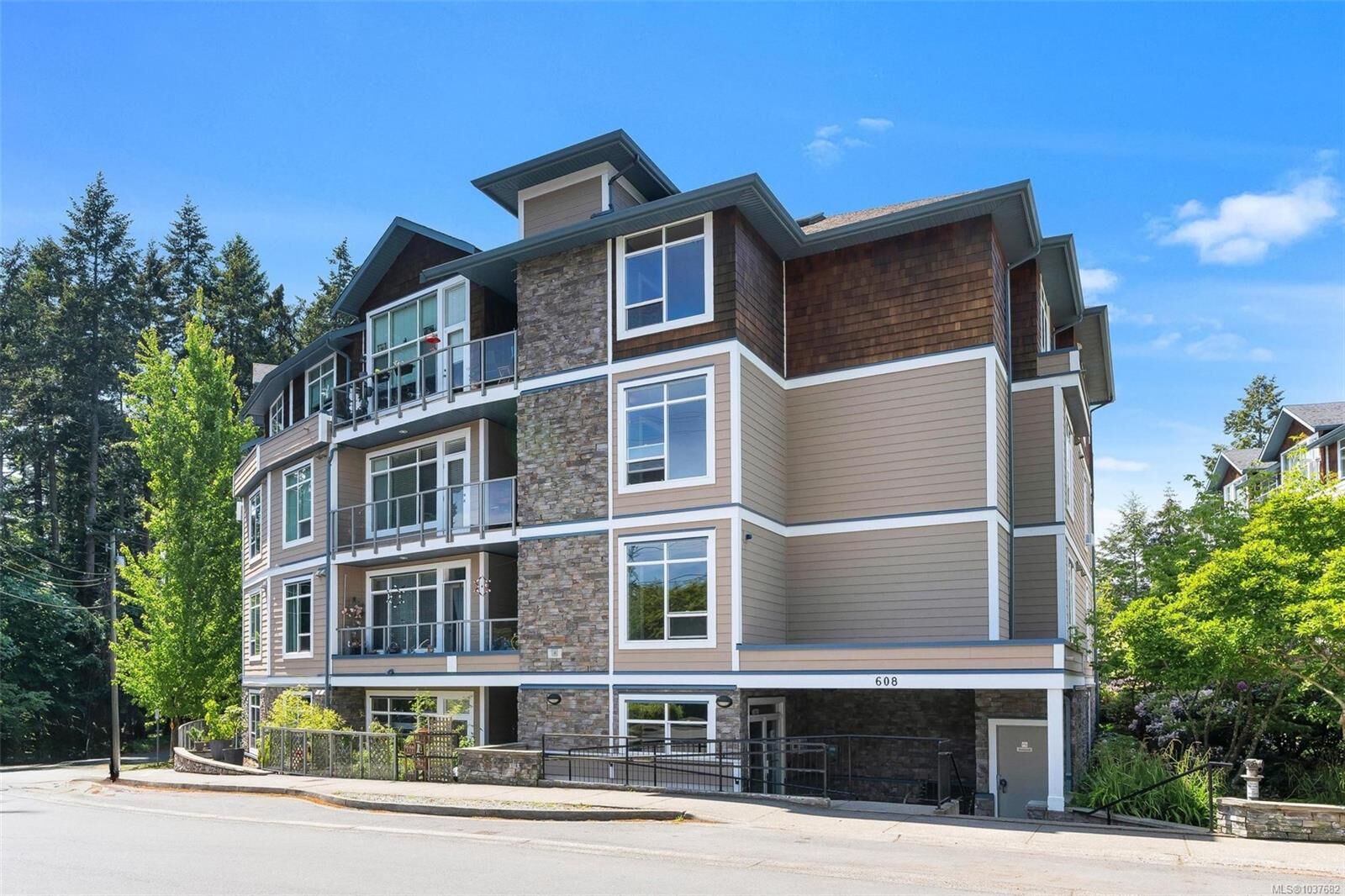 Property Photo: 608 Fairway Ave #302 BC V9B 2R5
