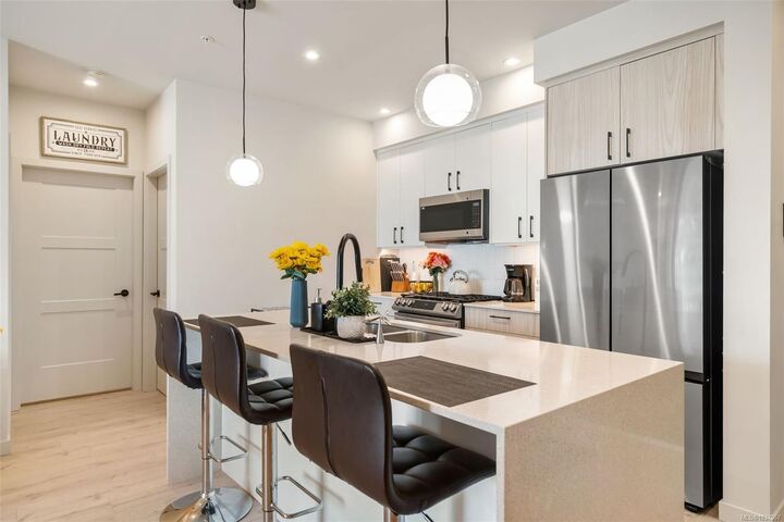 Property Photo: 947 Whirlaway Cres 504 BC V9B 6Z9