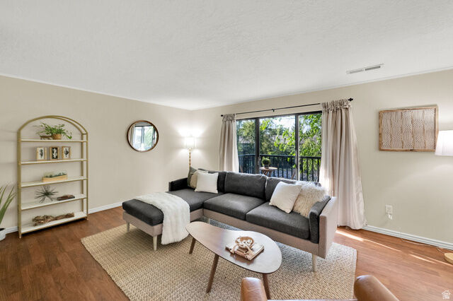 Property Photo: 4720 S Woodduck Ln E UT 84117