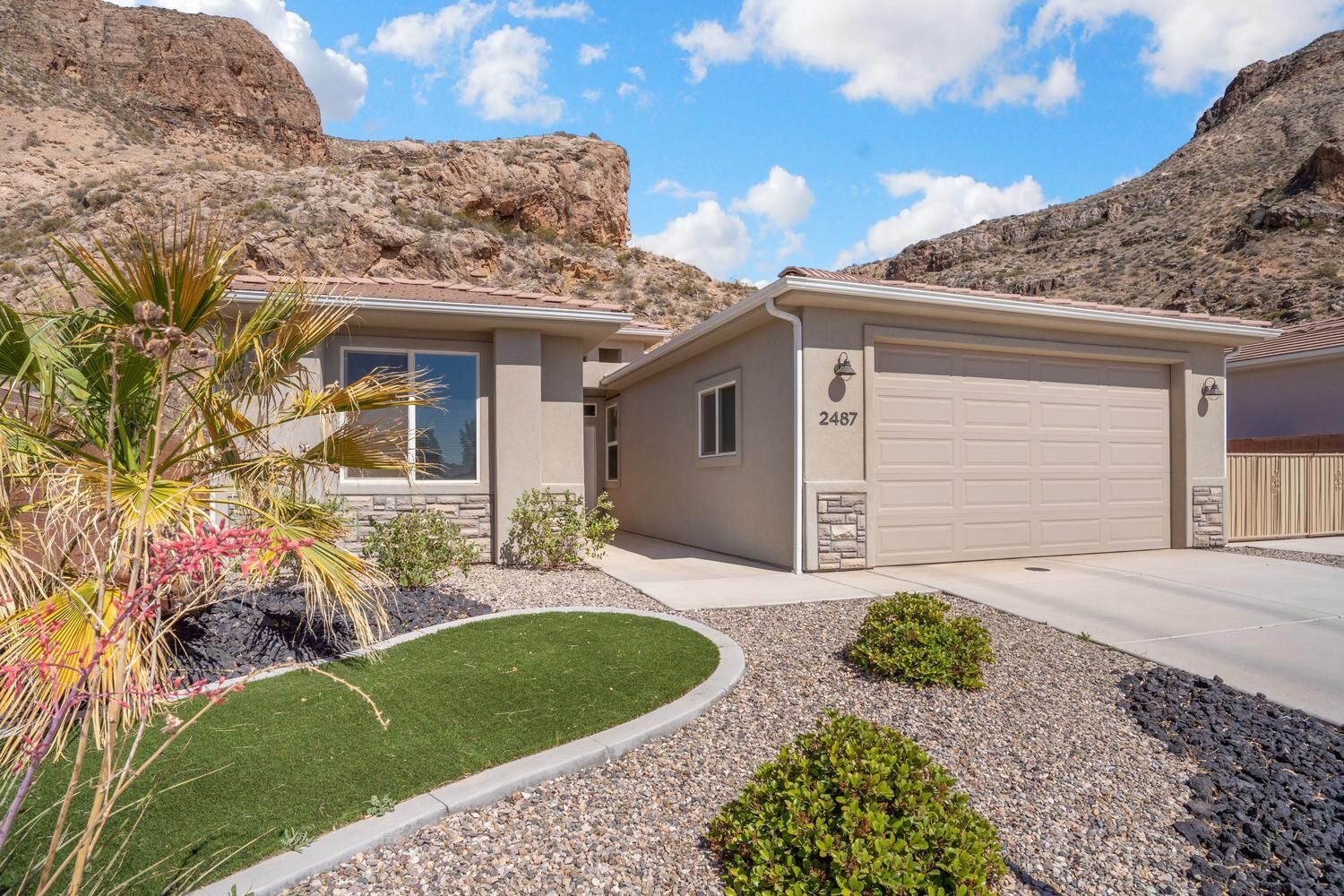 Property Photo: 2487 S 630 W UT 84737