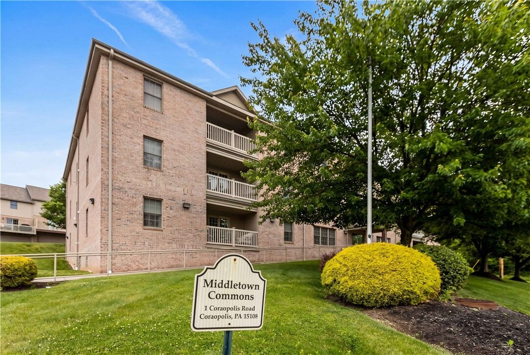 Property Photo: 1 Coraopolis Rd 300 PA 15108