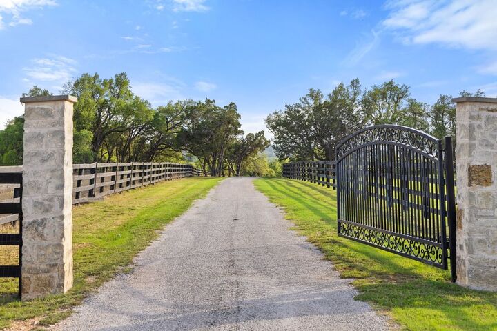 Property Photo: 2560 Bell Springs Road TX 78620