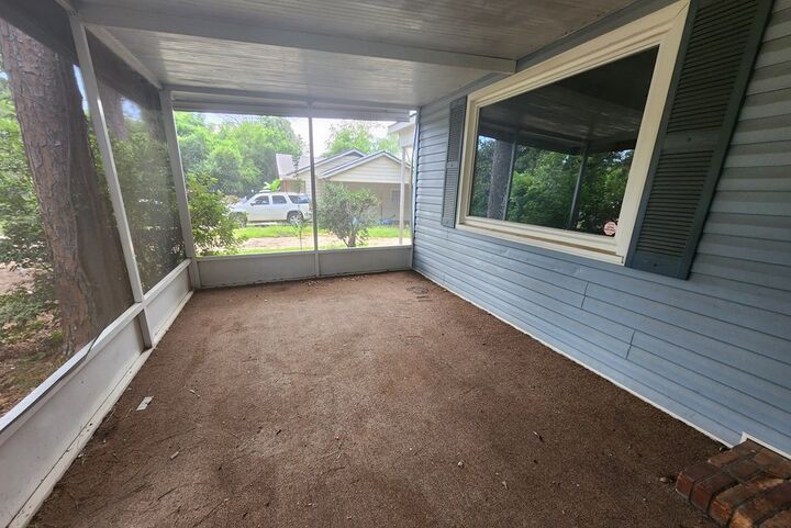 Property Photo:  203 S Valencia Drive  GA 31707 