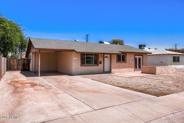 Property Photo: 1304 W 7th Place AZ 85281