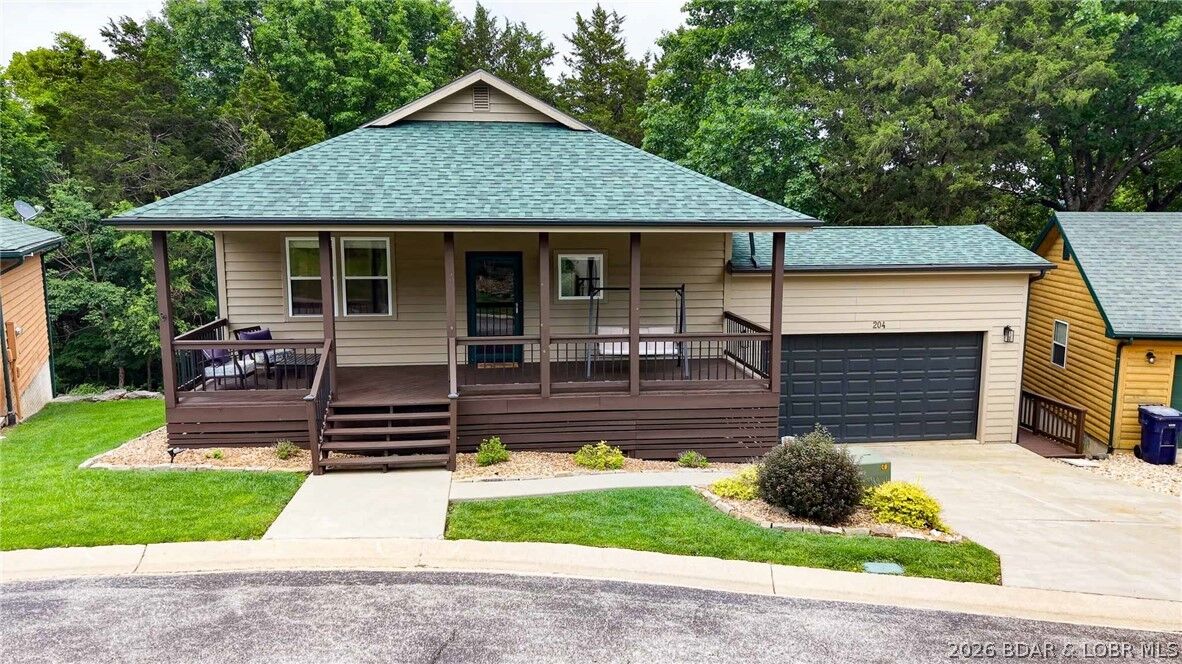 Property Photo: 204 Weiskopf Way MO 65020