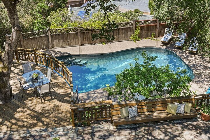 Property Photo:  190 Drakewood Place  CA 94947 