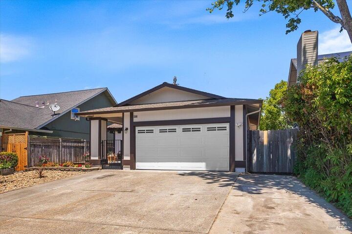 Property Photo: 1588 Gladstone Way CA 94928