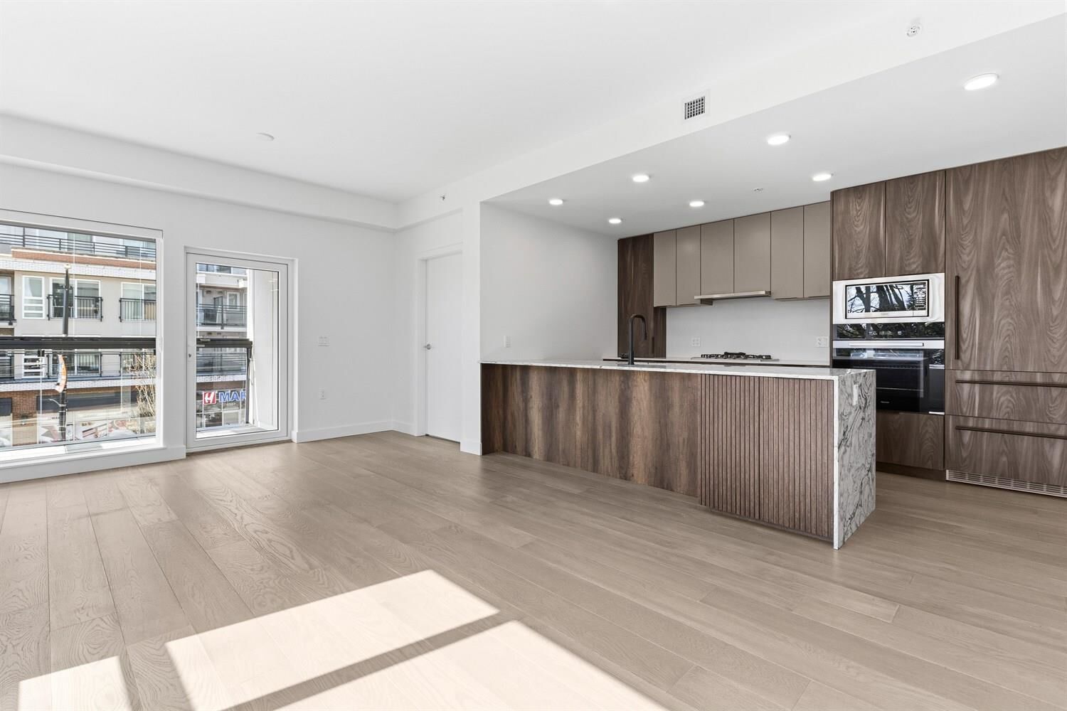 Property Photo: 3590 W 39th Avenue 206 BC V6N 3A5