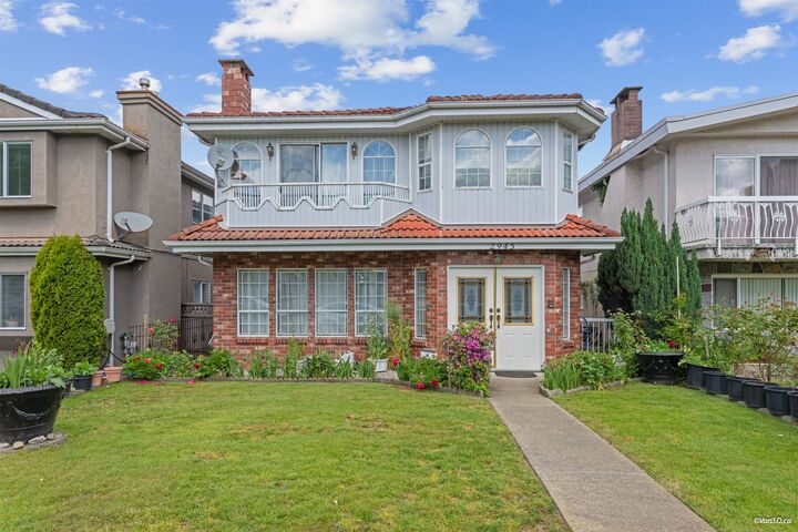 2945 E Graveley Street — photo 1