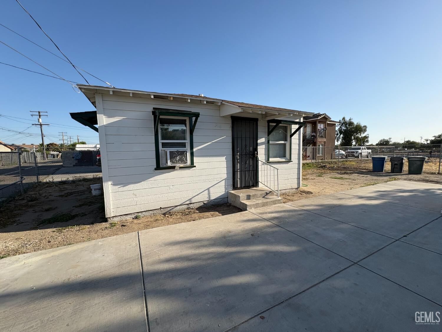 Property Photo:  316 Fremont Street  CA 93215 