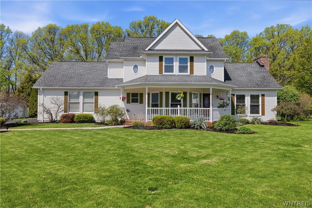 Property Photo:  5496 Hartford Drive  NY 14094 