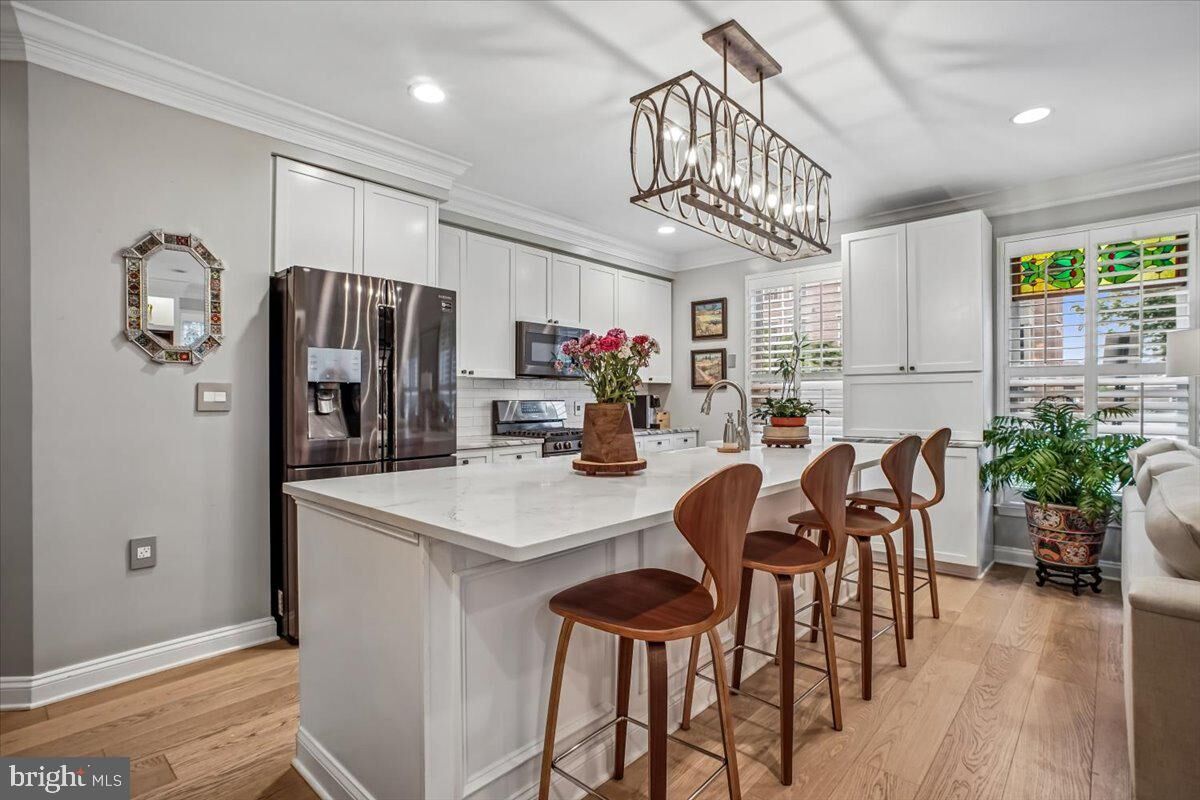 Property Photo: 1115 Cameron Street 103 VA 22314