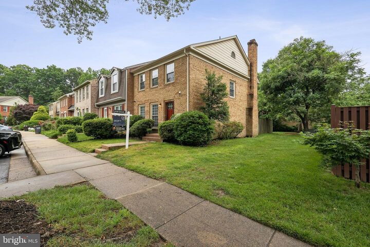 Property Photo:  7937 Bethelen Woods Lane  VA 22153 