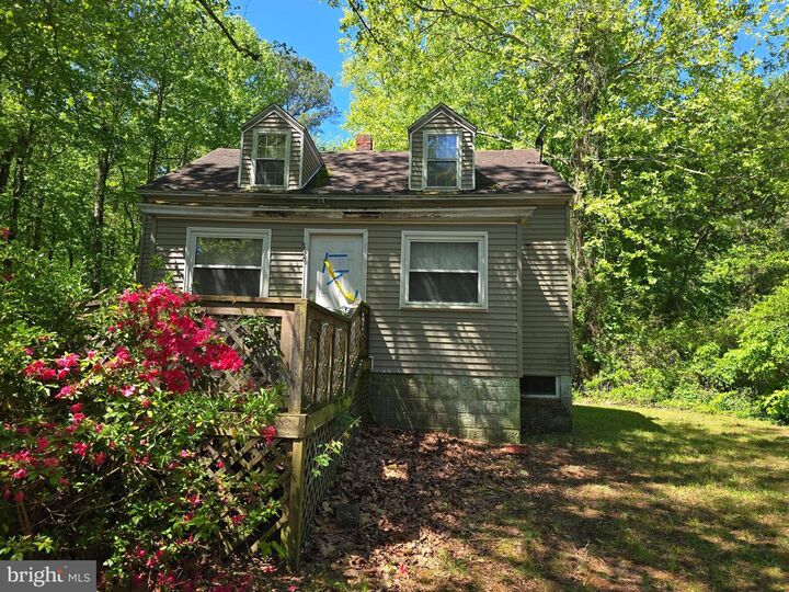 Property Photo:  726 S Camden Avenue  MD 21826 