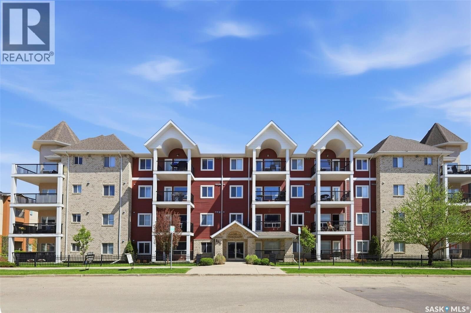 Property Photo:  120 150 Pawlychenko Lane  SK S7V 0B4 