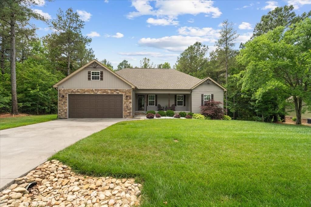 Property Photo: 1072 Bell Loop GA 30705