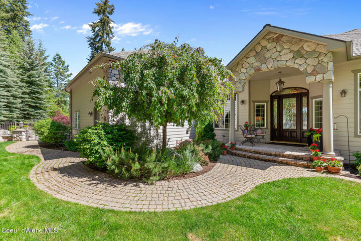 Property Photo:  555 W Harbor View Dr  ID 83814 