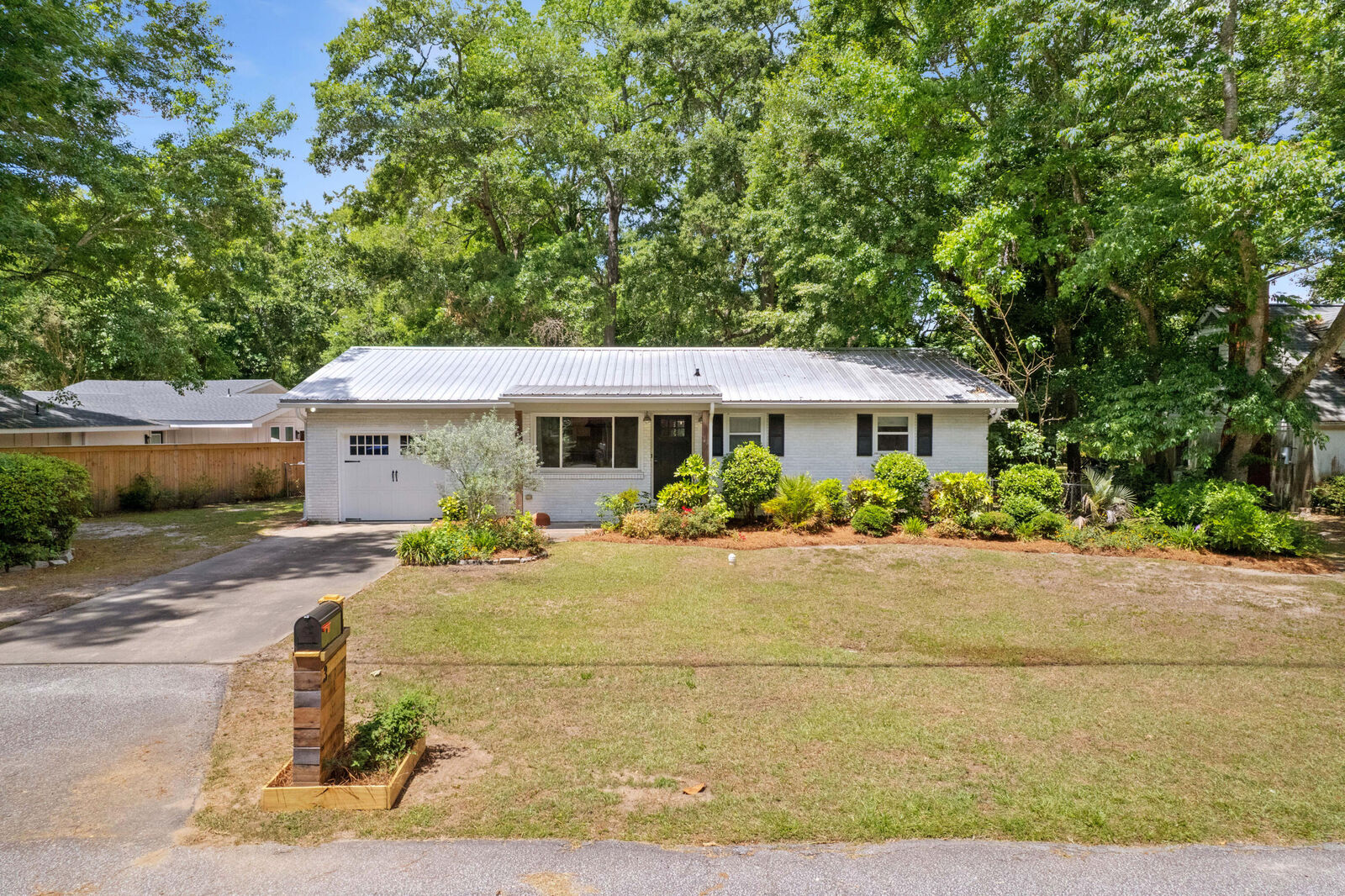 Property Photo: 3 Argonne Street SC 29407