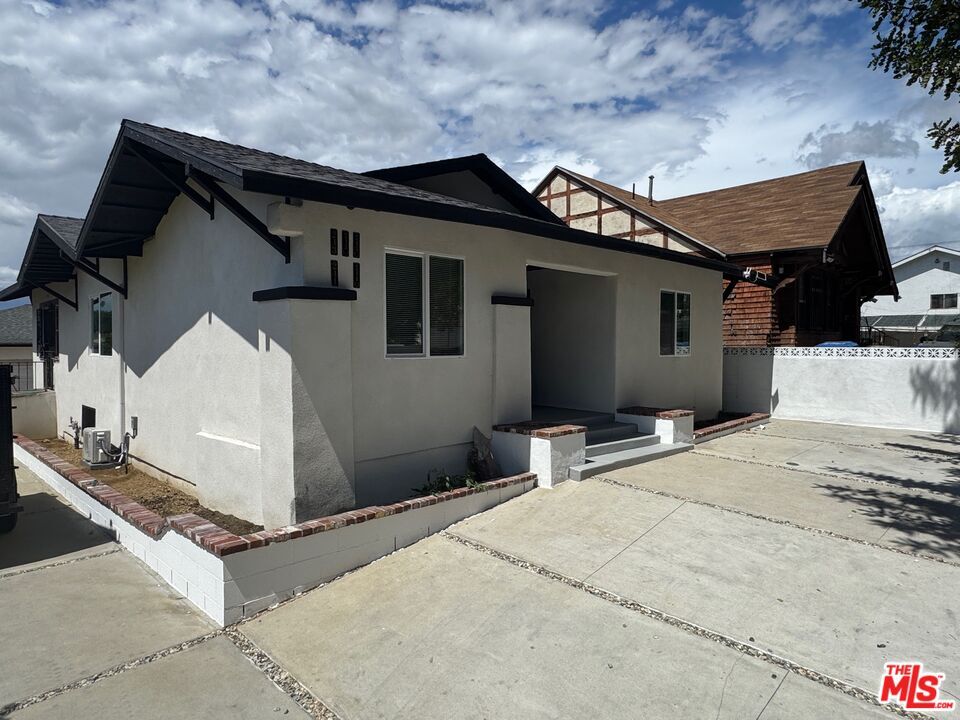 Property Photo: 241 N Park View St CA 90026